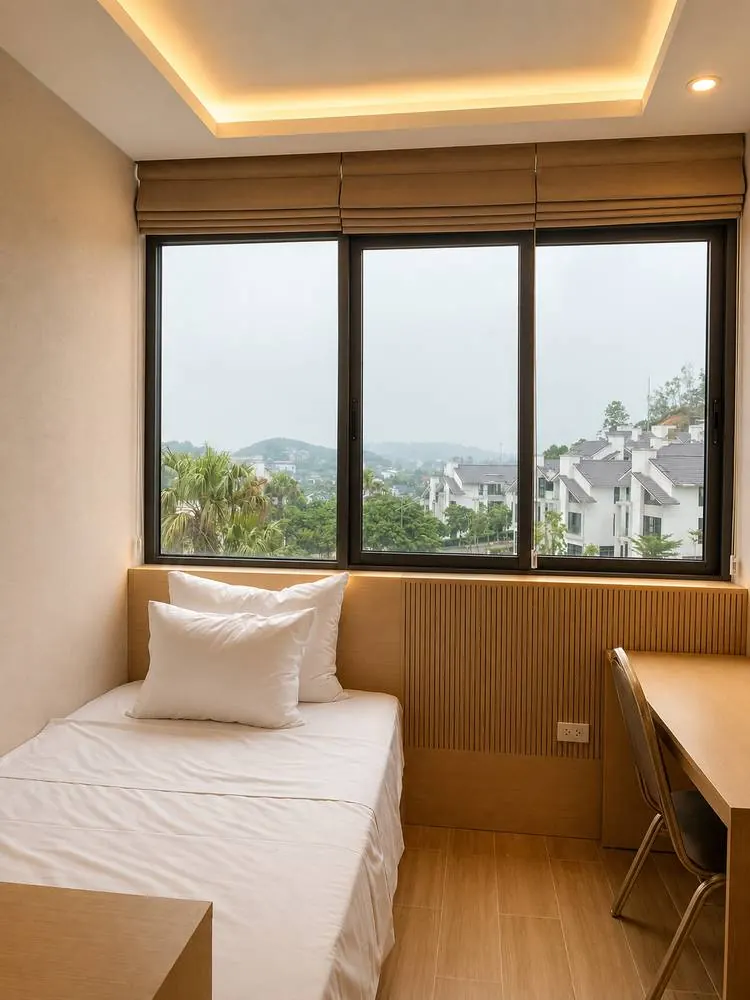 Phòng Family, giường nhỏ bên cửa sổ